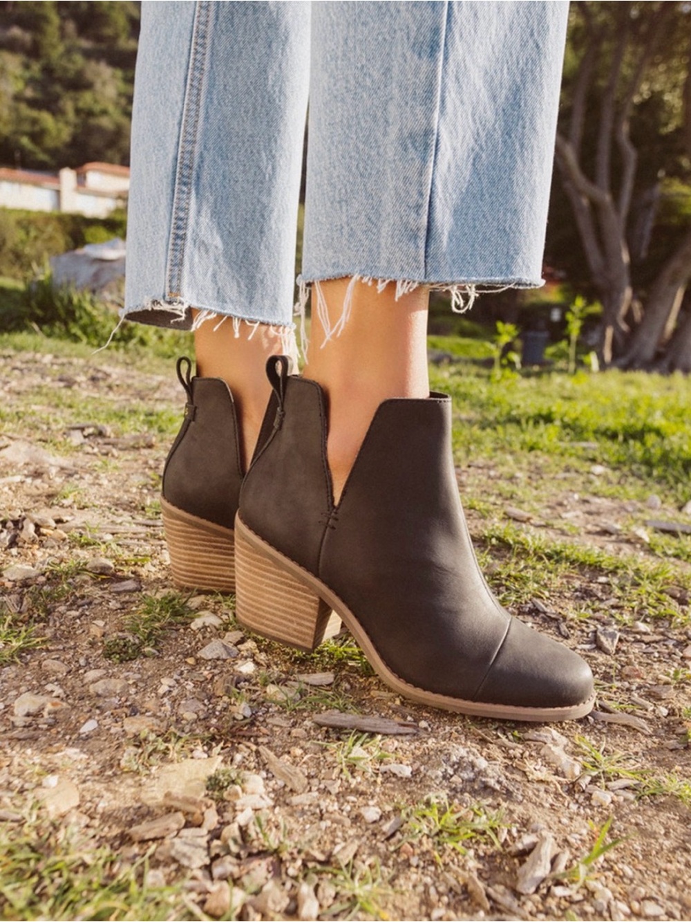 NEW TOMS Black Leather Ankle Booties with Stacked Wood Heel Sz 7.5